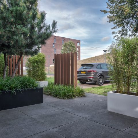 Exclusive privacy front yard