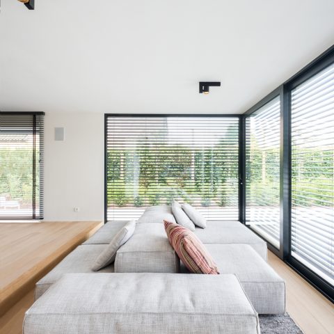 Interior design modern villa ’90 in Wechelderzande