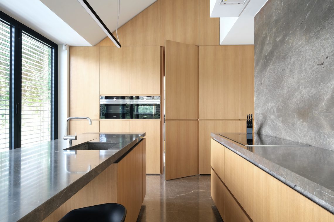 Luxe keuken met moderne meubelen ,Binnen, Kamer, Huisvesting, Gebouw, Stoel, Meubilair, Interieur Ontwerp, Keuken, Keukeneiland, Oven, Luxe, Design, Exclusief, Modern, Maatwerk, Bijzondere, Mooie