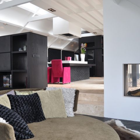 White Villa Heiloo
