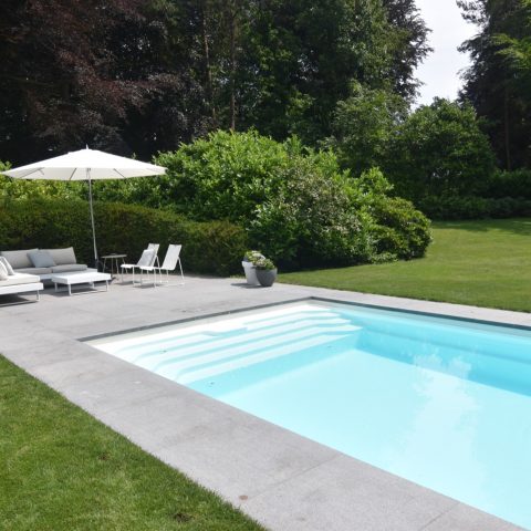 Essential exclusive outdoor pool