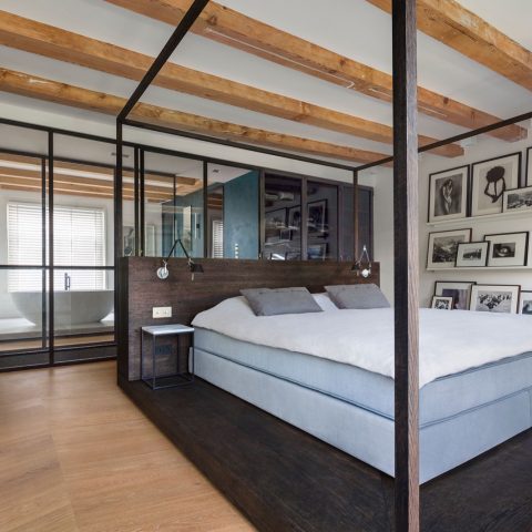 A four-poster bed in paradise