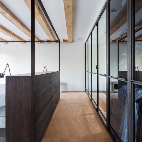 A four-poster bed in paradise