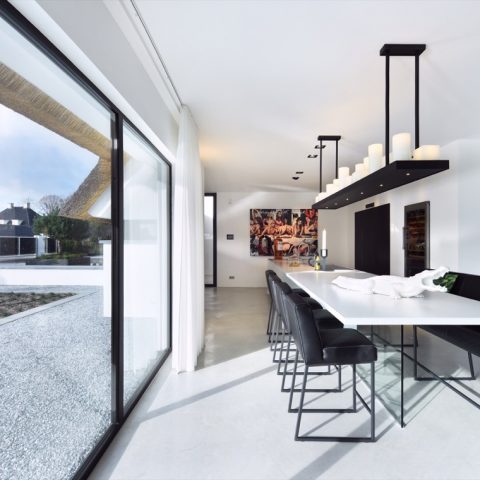 Beautiful room divider in project architect Sjaak Goud