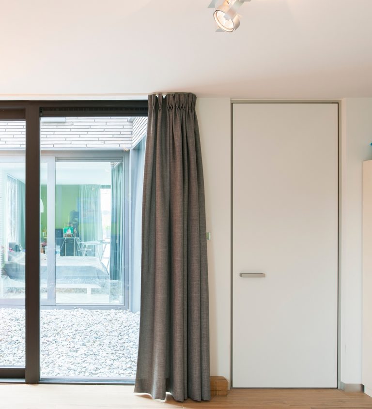 Modern house with floortoceiling interior doors — free download