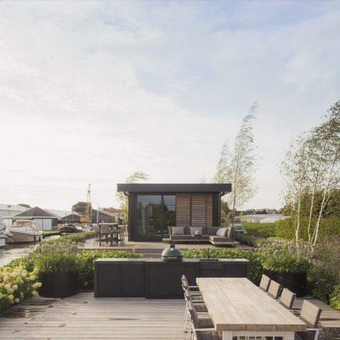 Outdoor kitchen