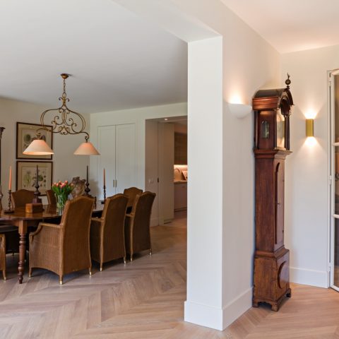 Exclusive paintings apartment Kapellen