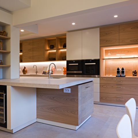 Exclusive paintings apartment Kapellen