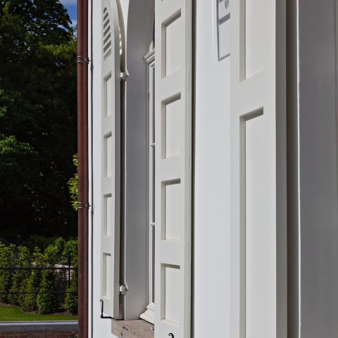 Renovation of shutters and facade of Antwerp castle house