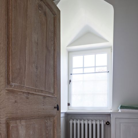 Treatment of paneling and woodwork with patina castle house Antwerp