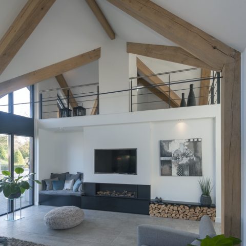 Stylish bungalow with thatched roof in Veenendaal