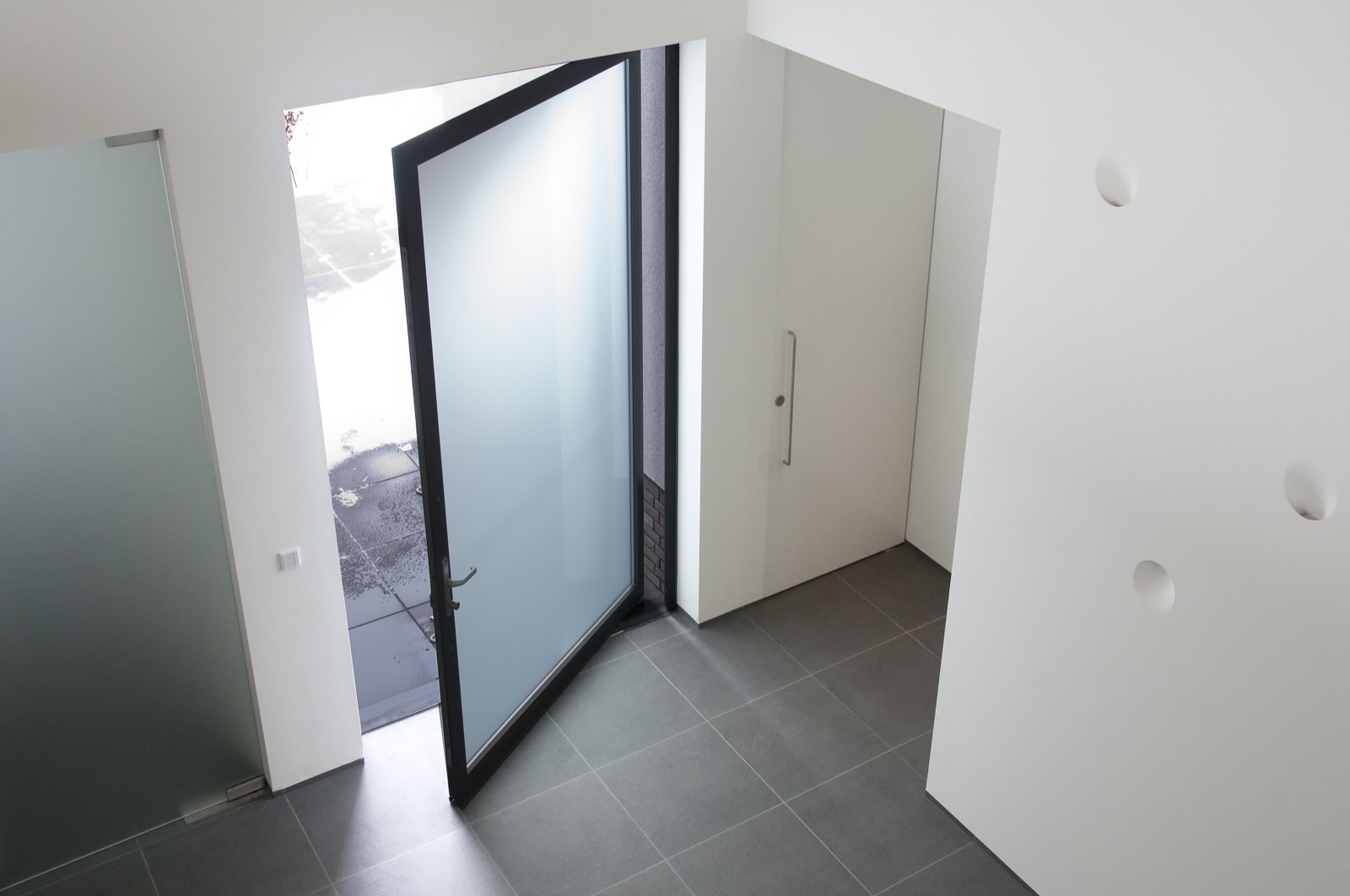 Houtz licht en sfeervol,Floor,Flooring,Mirror,Housing,Interior Design,Indoors,Door,Furniture,Room,Tile, Luxury, Design, Exclusive, Modern, Custom Made, Special, Beautiful