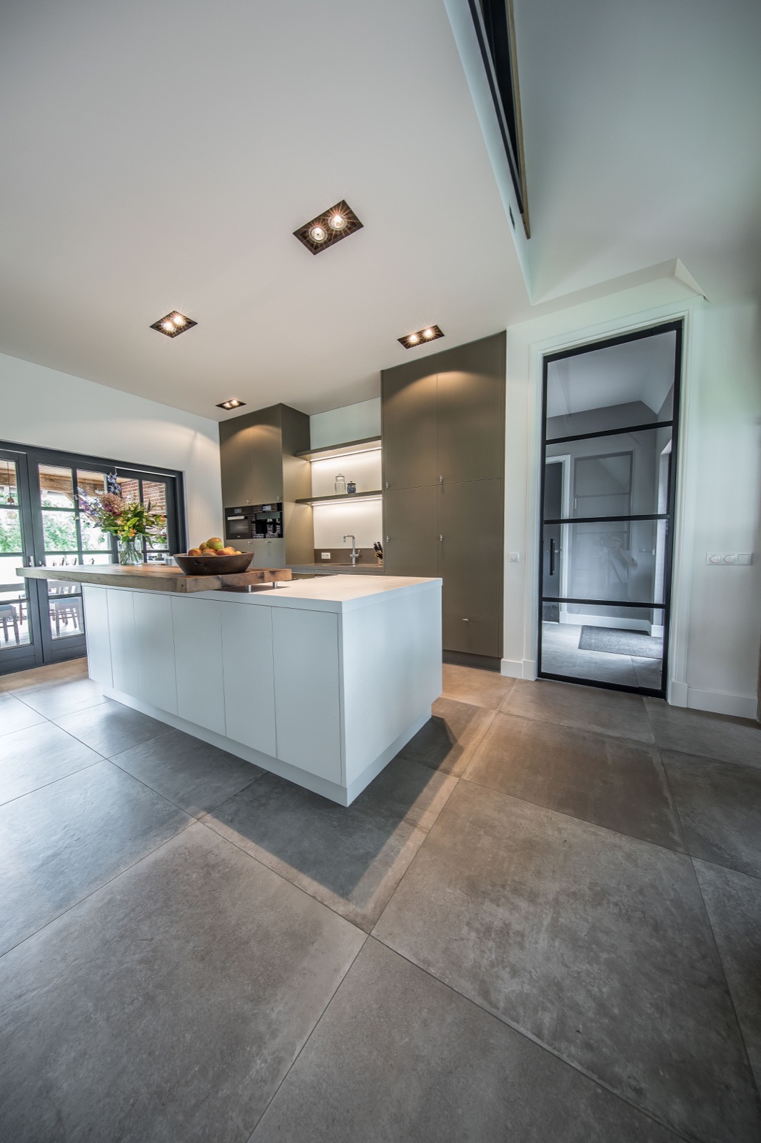 Interieur Oost luxe woonhuis,Indoors,Room,Housing,Building,Corner,Flooring,Floor,Lobby,Kitchen,Interior Design, Luxury, Design, Exclusive, Modern, Custom Made, Special, Beautiful