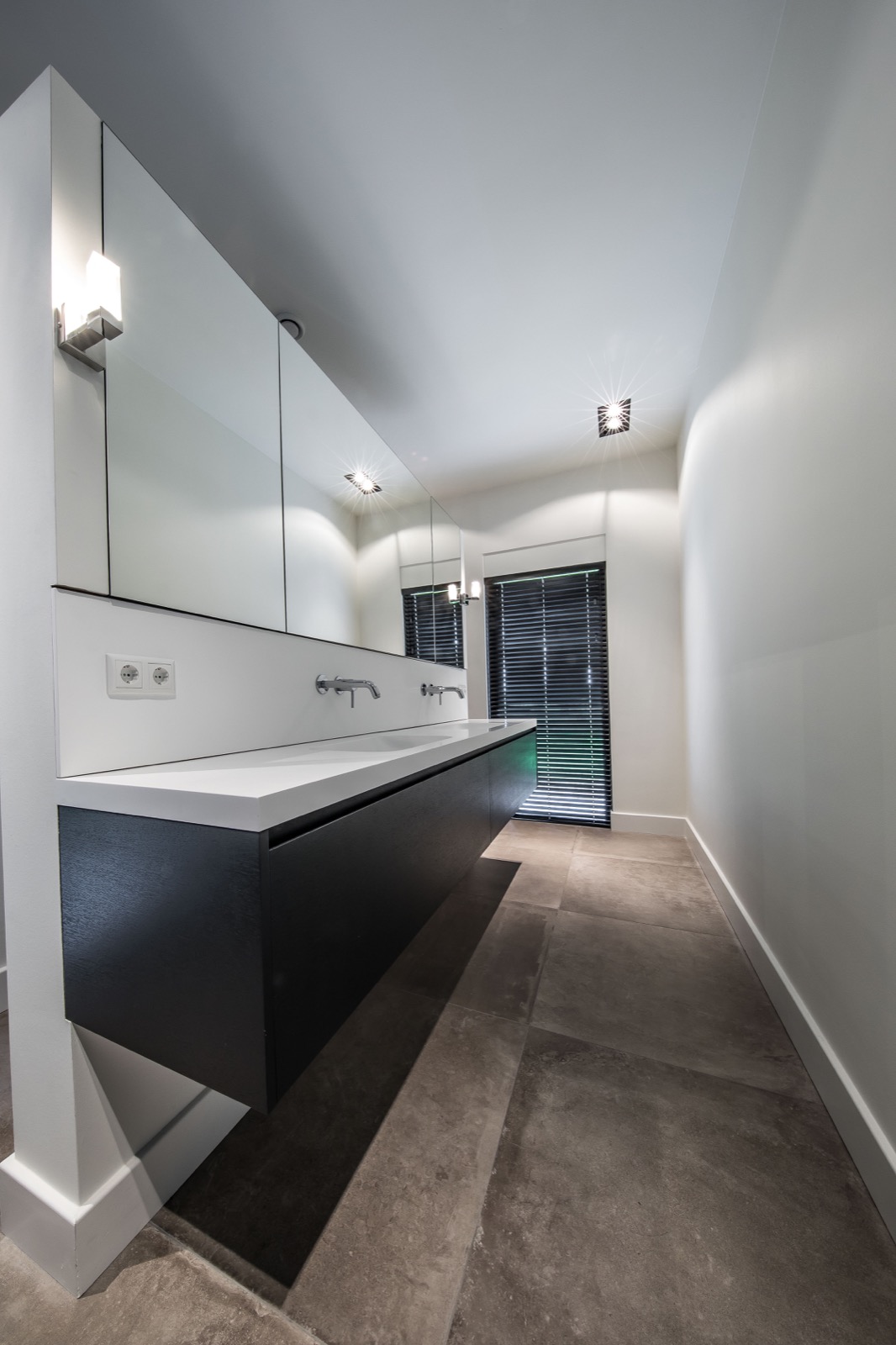 Interieur Oost luxe woonhuis,Corner,Home Decor,Interior Design,Indoors,Room,Building,Housing,Sink Faucet,Bathroom,Double Sink, Luxury, Design, Exclusive, Modern, Custom Made, Special, Beautiful