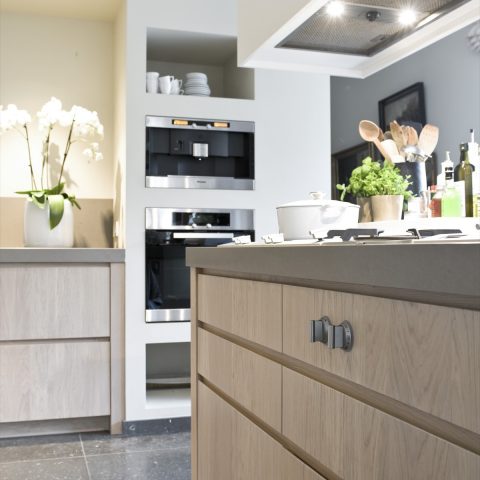 Custom kitchens and interiors: kitchen and bathroom in light oak