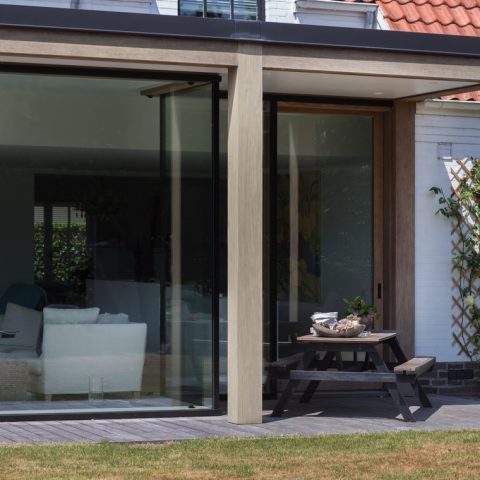 Bold combination of modern sleek and timeless