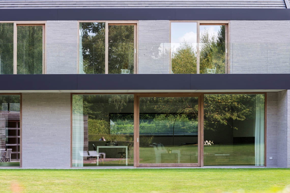 pouleyn luxe woning,Grass,Plant,Door,Lawn,Picture Window,Gate,Folding Door,Garage,French Door,Sliding Door, Luxury, Design, Exclusive, Modern, Custom Made, Special, Beautiful