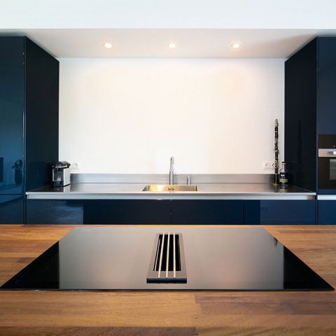 Indigo blue high gloss kitchen