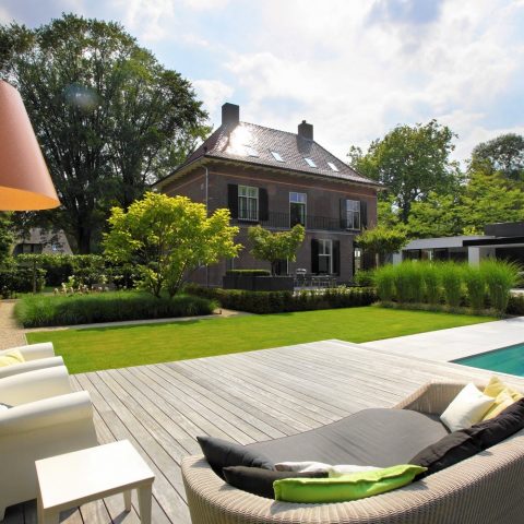 Between Modernism, Classical Elegance and Art