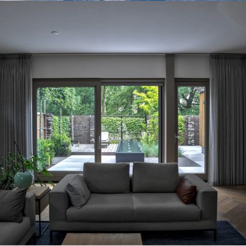 Small modern garden with water feature