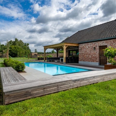 Exclusive villa garden with pool in Heusden-Zolder