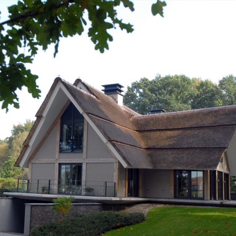 Sprinkler installation thatched roof at villa Winterswijk
