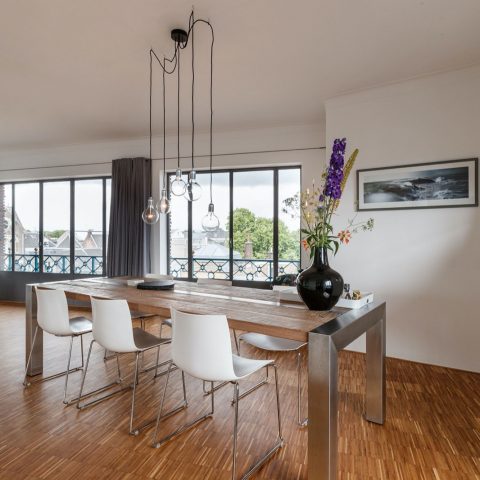 High-side parquet flooring