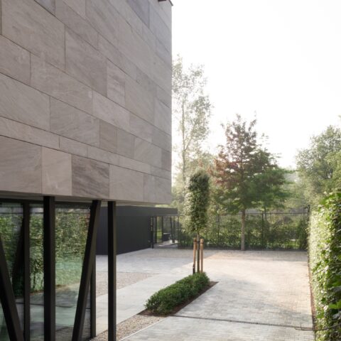 Timelessly modern: office and living in one