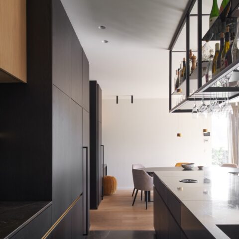 Timelessly modern: office and living in one