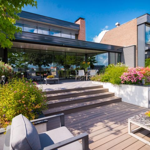 Tuin aan de rivier te Zwijndrecht