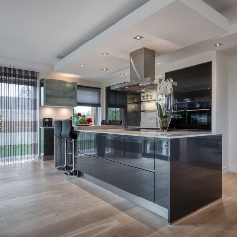 Bold contemporary villa