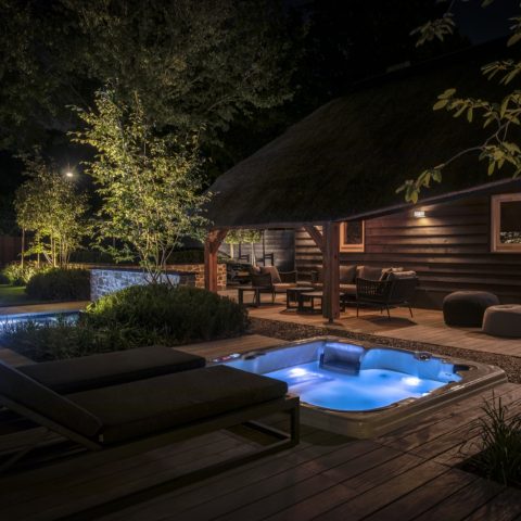 Luxe Villa met Rieten Kap