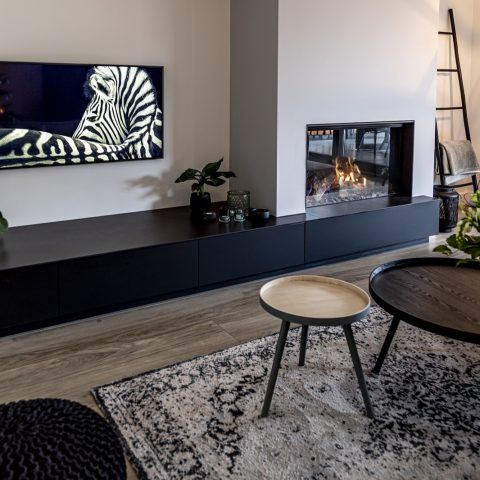 Gas fireplace as an eye-catcher of the interior