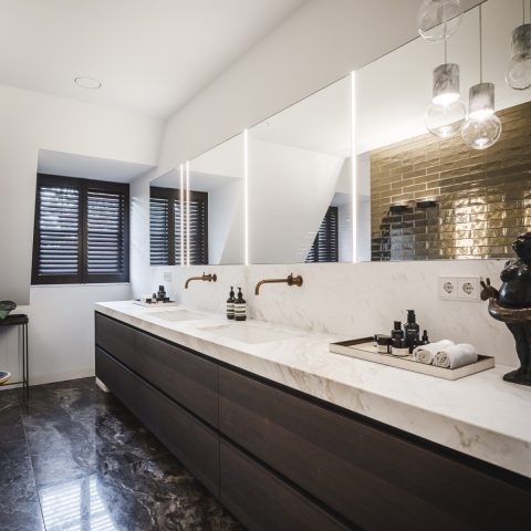 Modern custom kitchen