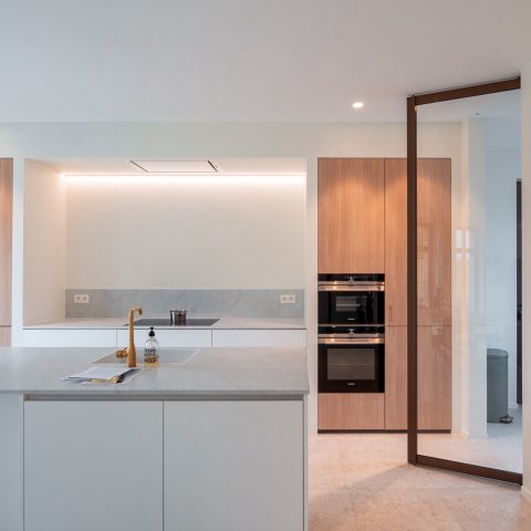 Glazen taatsdeuren met brons aluminium