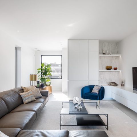 Moderne villa met design binnendeuren