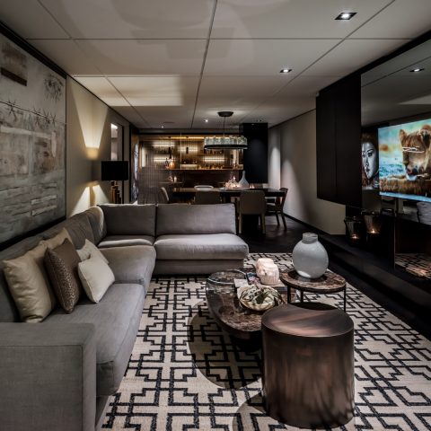 Luxe interieur met design haard