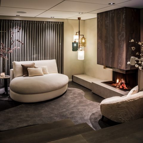 Design haard bij zithoek