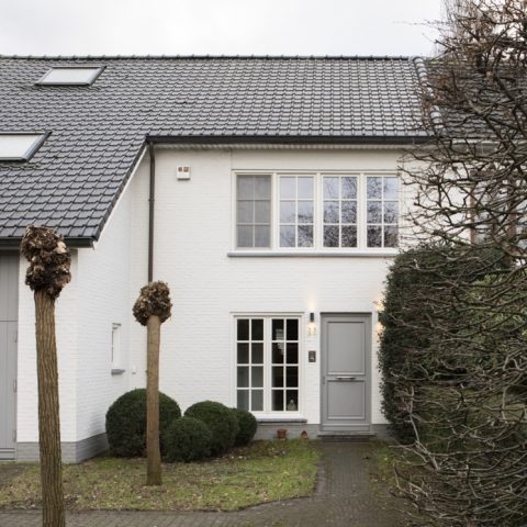 Custom kitchen, entrance hall and dressing room for home in Brasschaat