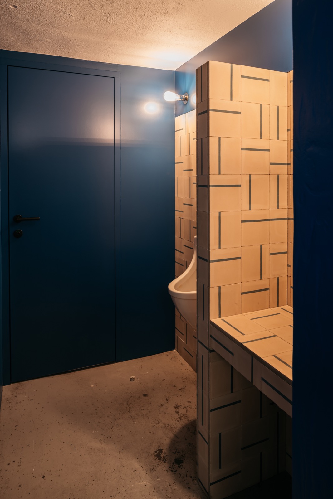 Modern beige tiles with blue motif, concrete floor, blue walls with motif ,Elevator,Outdoors,Lighting,Wood,Floor,Corner,Nature,Portrait,Wall,Building, Luxury, Design, Exclusive, Modern, Custom Made, Special, Beautiful