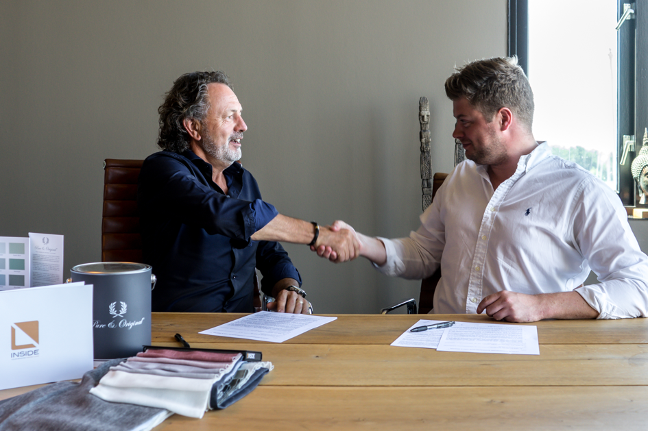 INSIDE Blinds & Pure & Original slaan de handen in elkaar
