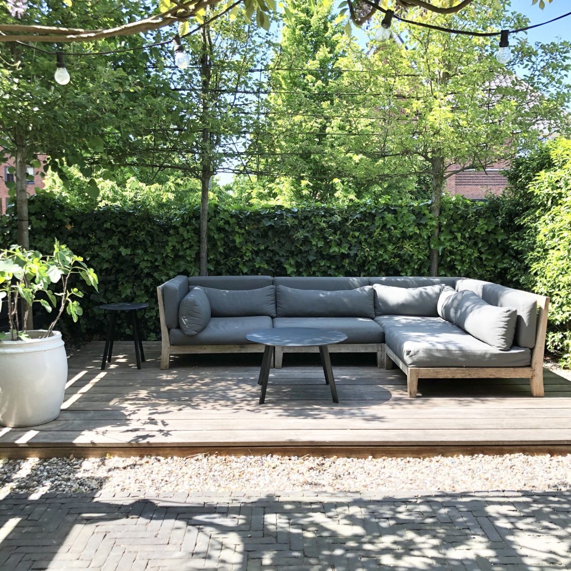 Exclusieve lounge tuinmeubelen op terras HOOG.design - Exclusieve woon- en tuininspiratie