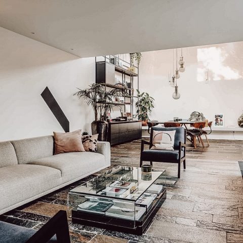 Stoere bungalow rondom patio, Amsterdam