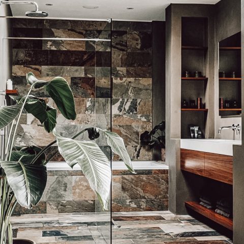 Stoere bungalow rondom patio, Amsterdam