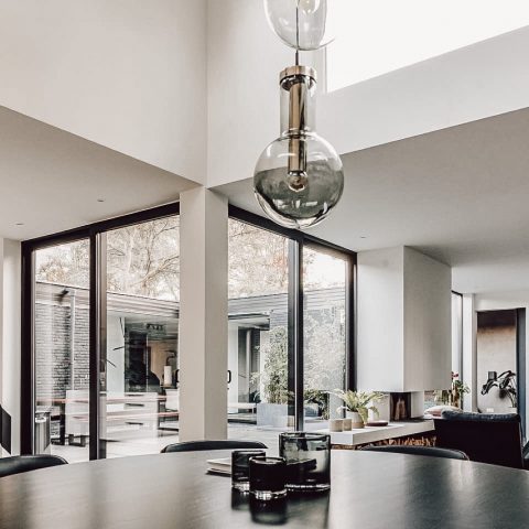 Stoere bungalow rondom patio, Amsterdam