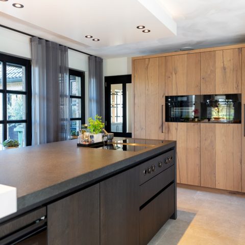 Prachtige landelijk moderne houten keuken en interieur