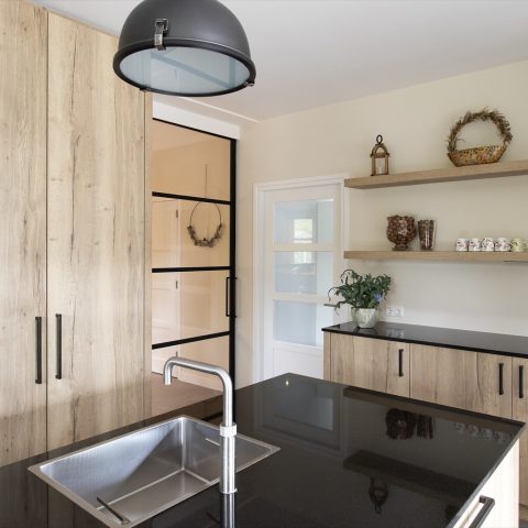 Eikenlook keuken, landelijk en strak!