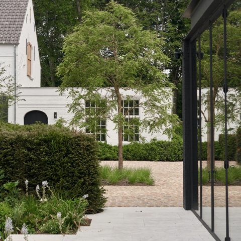 Klassieke witte villa Oostkamp