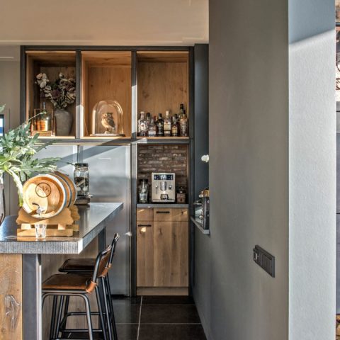 Meubelbeslag landelijke keuken Beemster