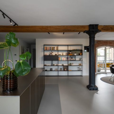 Oud pakhuis in Antwerpen met eclectisch interieur